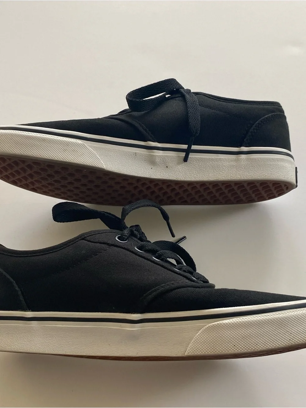 Vans Black Canvas Low-Top Lace-Up Sneakers mens 7 Womens 8.5 shoes